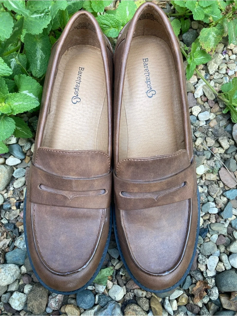 Bare Traps size 9.5 brown faux leather slip on penny loafers